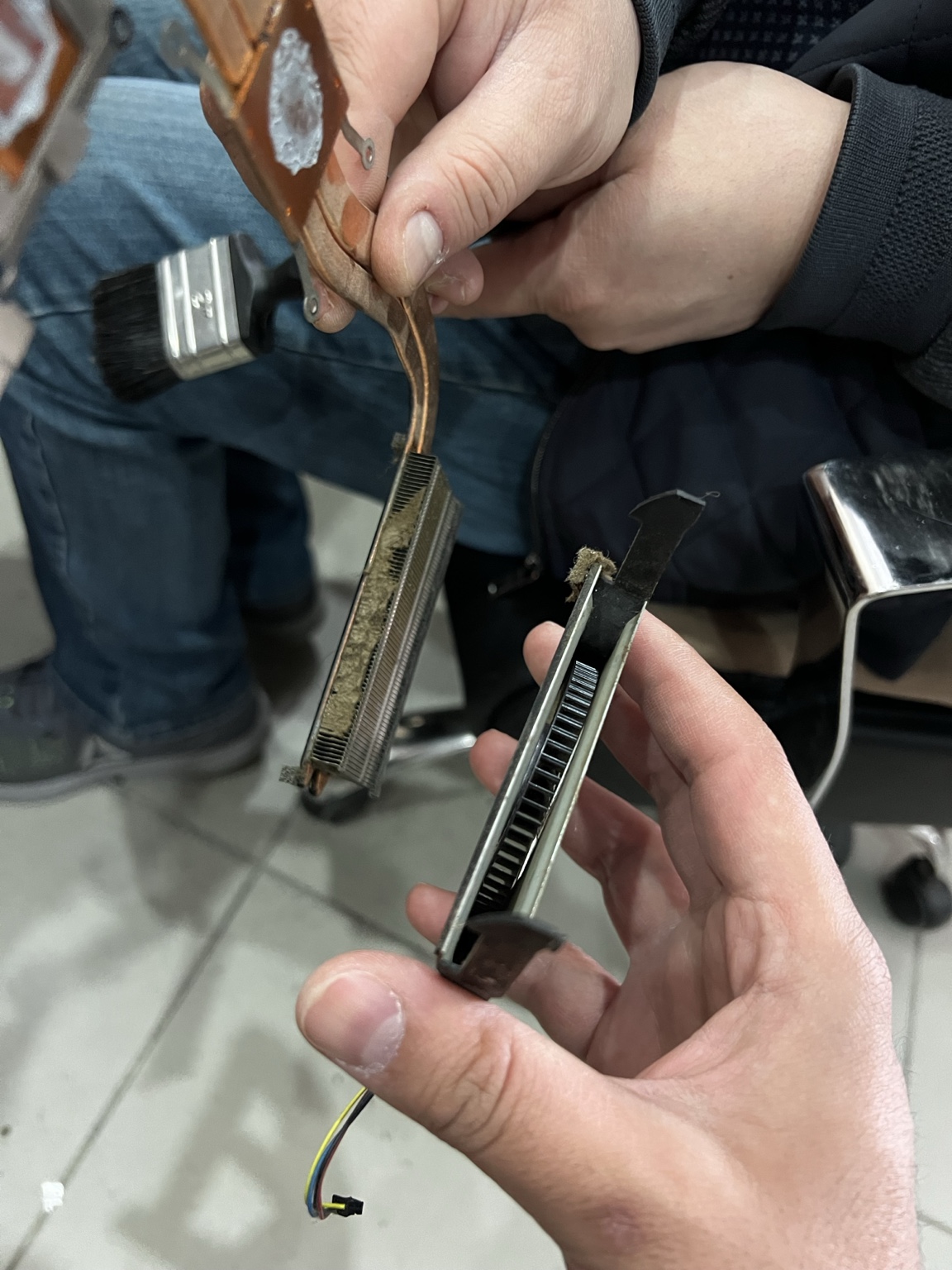 Nitro Bilgisayar servis masası ve onarım ekipmanları